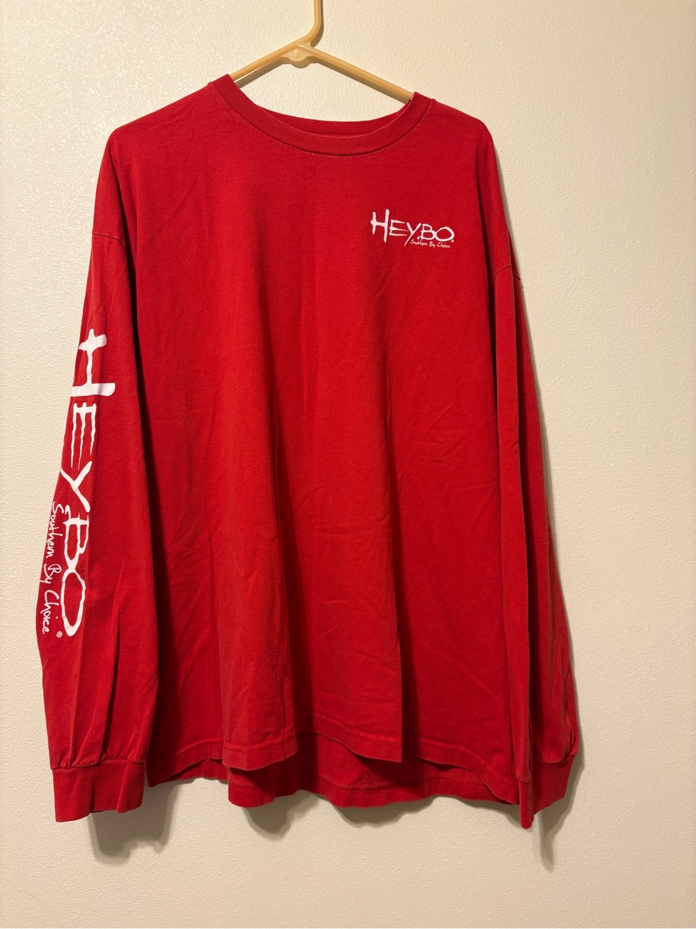HEYBO Men's Red Long Sleeve Graphic Tee